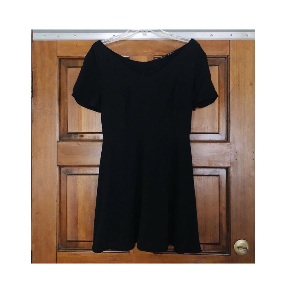 Mini V-neck Black Dress
